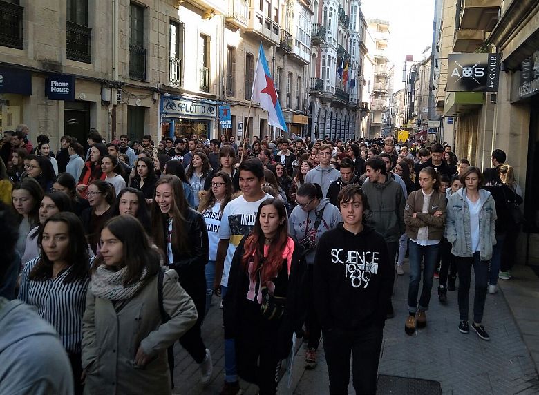 17-11-16 ManiFolgaEstudantilPontevedra02.jpg